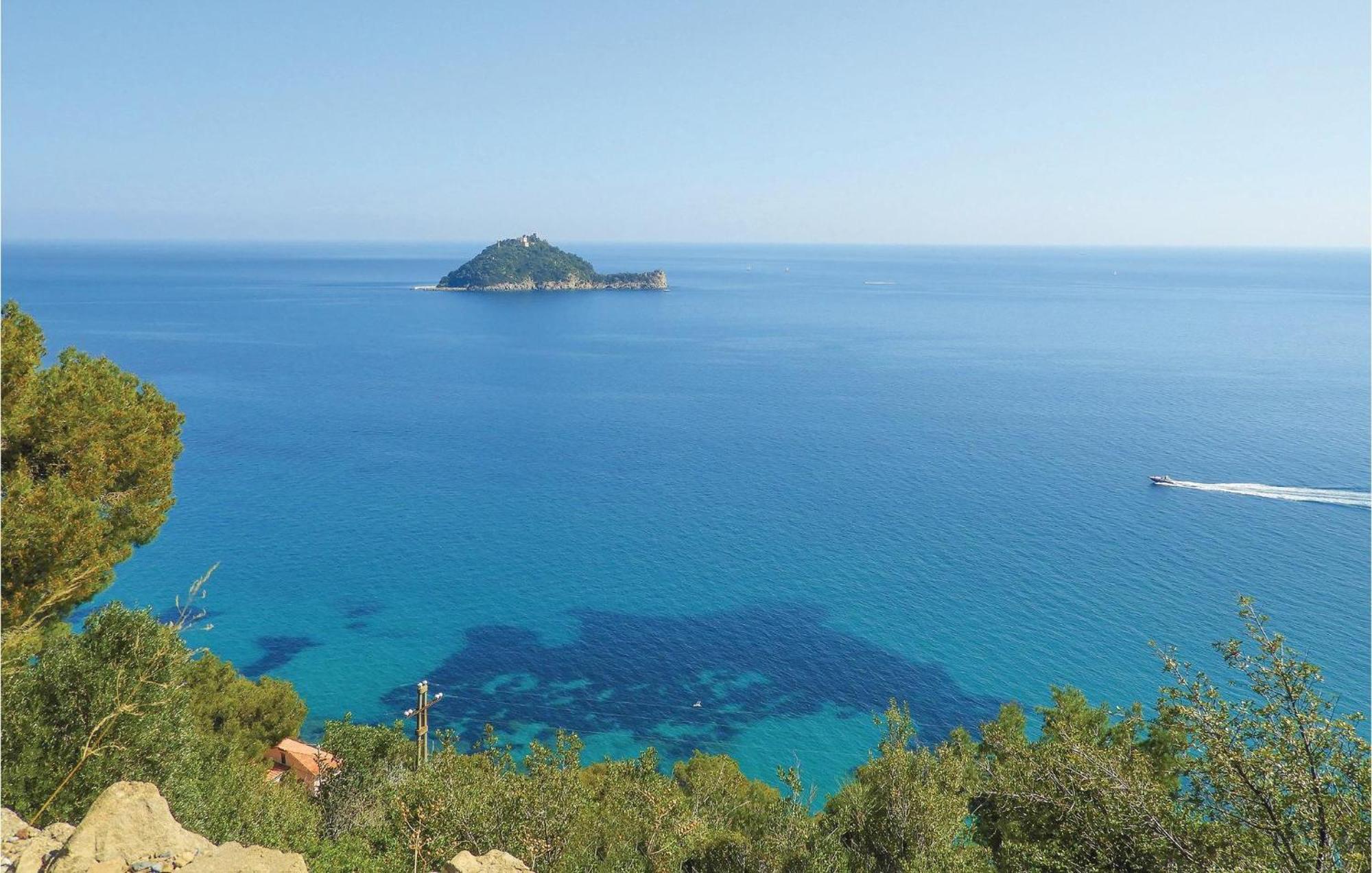 Amazing Apartment In Albenga With Wifi Exteriör bild