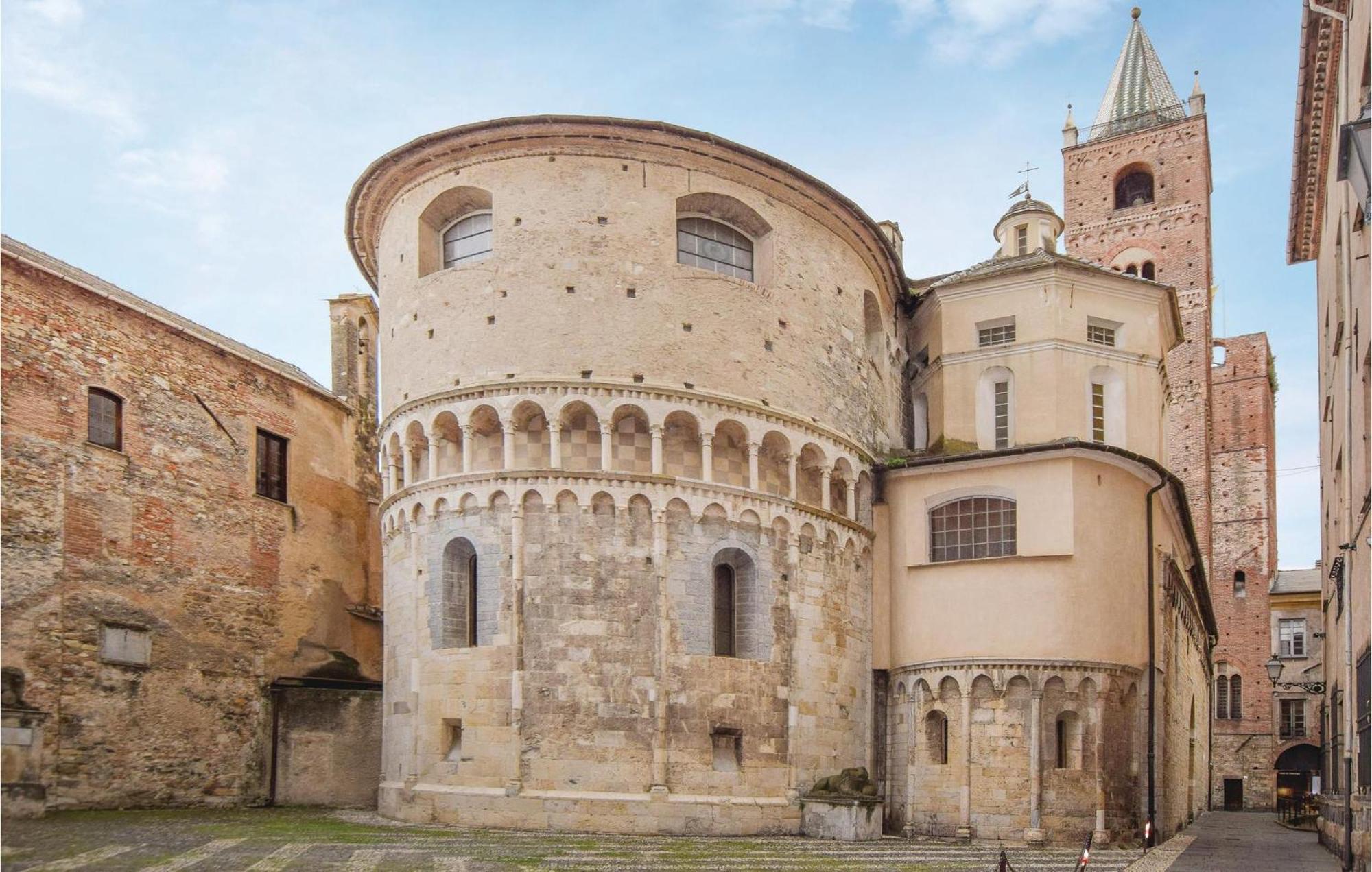 Amazing Apartment In Albenga With Wifi Exteriör bild